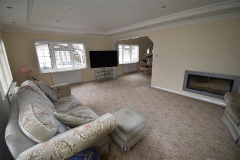 2 bedroom park home for sale - Villa Park, Lodge Road, Cranfield, Bedford