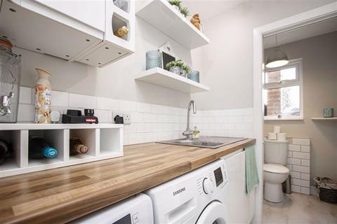 256 Buckingham Road, Bletchley, Milton Keynes, MK3 5JG