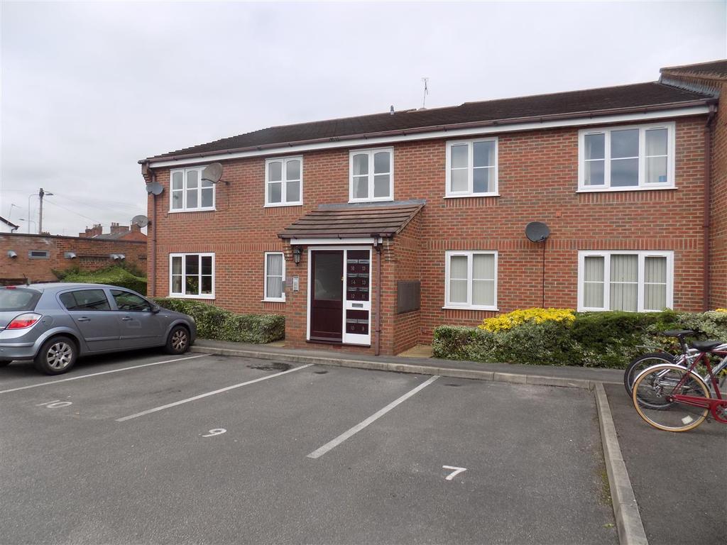 Middlewich Road, Northwich 1 bed apartment £85,000