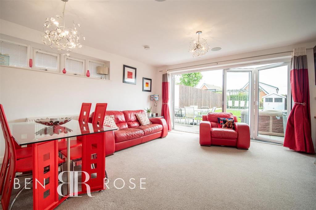 Back Lane, ClaytonLeWoods, Chorley 3 bed semidetached house £224,995