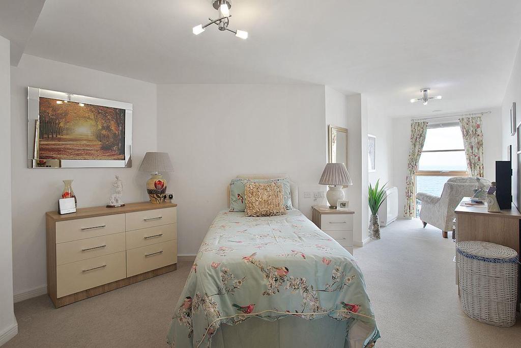 Bedroom One.jpg