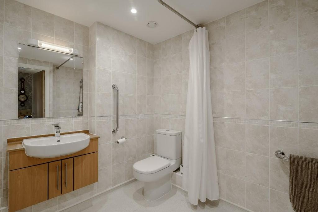 Shower room (2).jpg