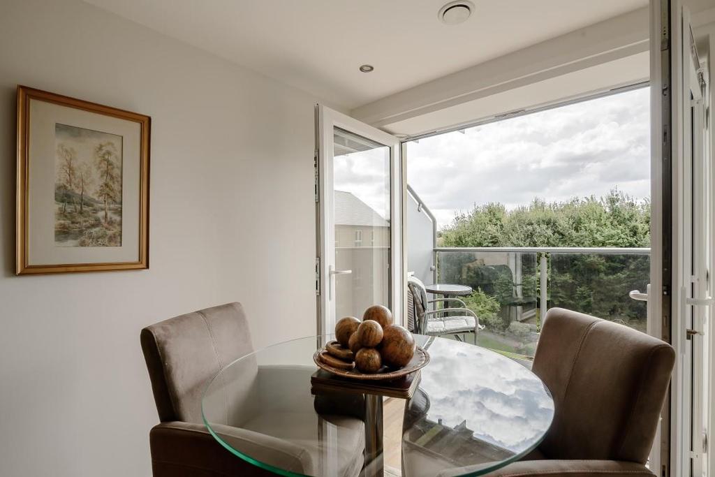 Dining area.jpg