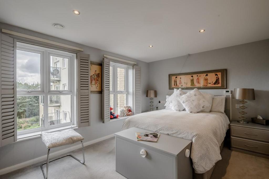 Bedroom 1.jpg