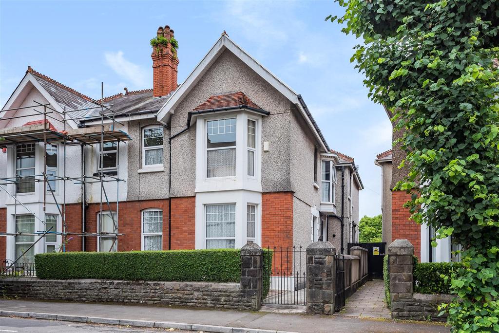 Eaton Crescent, Swansea 6 bed semidetached house £350,000