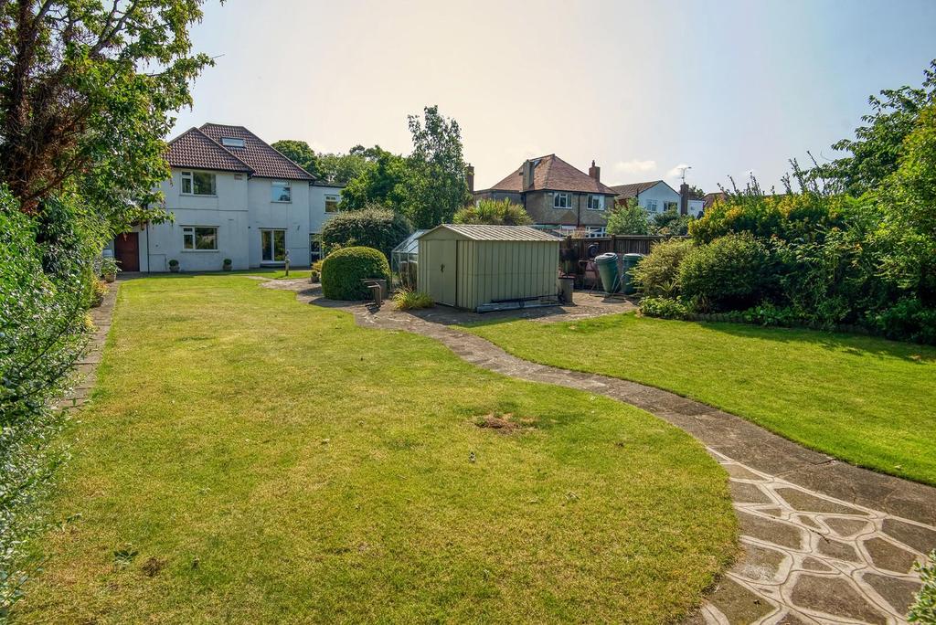 Grange Road, Broadstairs 4 bed detached house £650,000