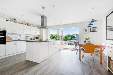 15 Baltic Way, Totnes, TQ9 5WY