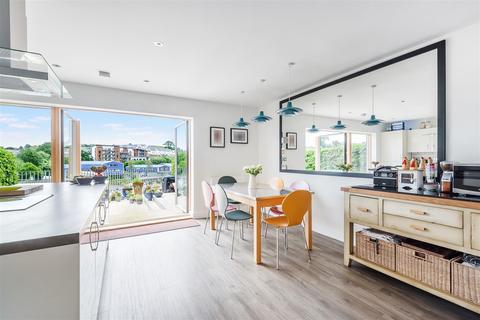 15 Baltic Way, Totnes, TQ9 5WY