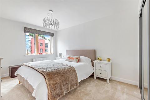 15 Baltic Way, Totnes, TQ9 5WY
