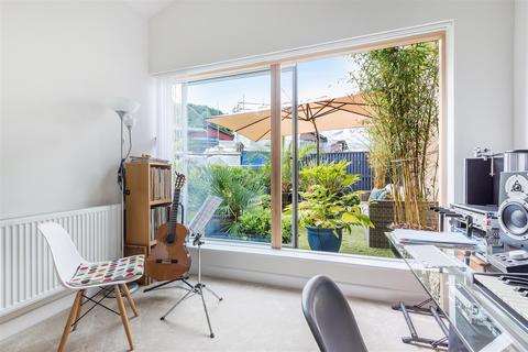 15 Baltic Way, Totnes, TQ9 5WY