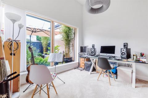 15 Baltic Way, Totnes, TQ9 5WY