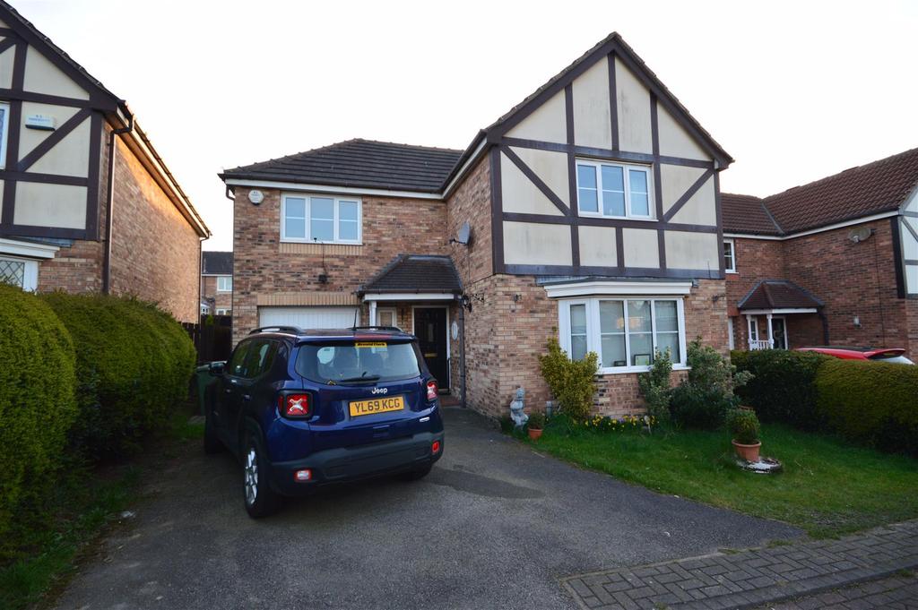 The Bramblings, Castleford 4 bed detached house £295,000