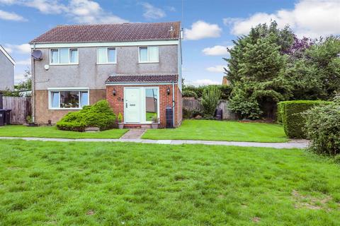 16 Fennells, Harlow, CM19 4RJ
