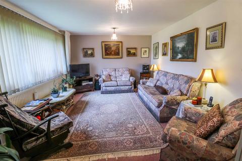 16 Fennells, Harlow, CM19 4RJ