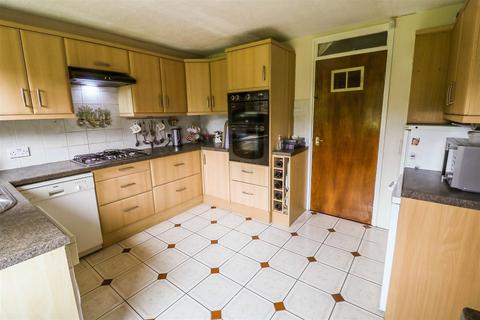 16 Fennells, Harlow, CM19 4RJ