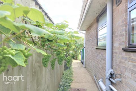 5 Newlands, Elmsett, Ipswich, IP7 6NZ