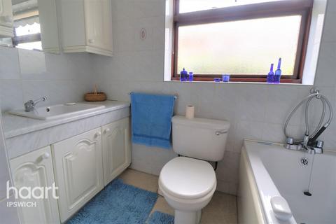 5 Newlands, Elmsett, Ipswich, IP7 6NZ