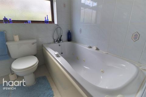 5 Newlands, Elmsett, Ipswich, IP7 6NZ