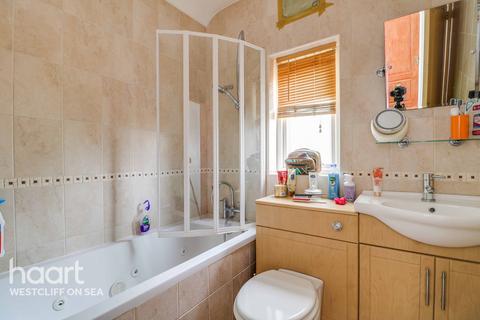 7 Cranston Avenue, Westcliff-on-sea, SS0 0JZ