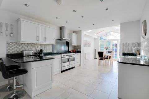 5 bedroom detached house for sale - Eastern Road, Rayleigh, SS6
