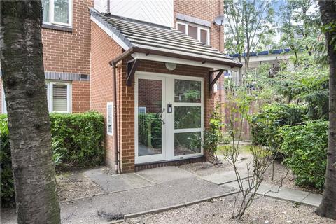 9 Henley Drive, London, SE1 3AP