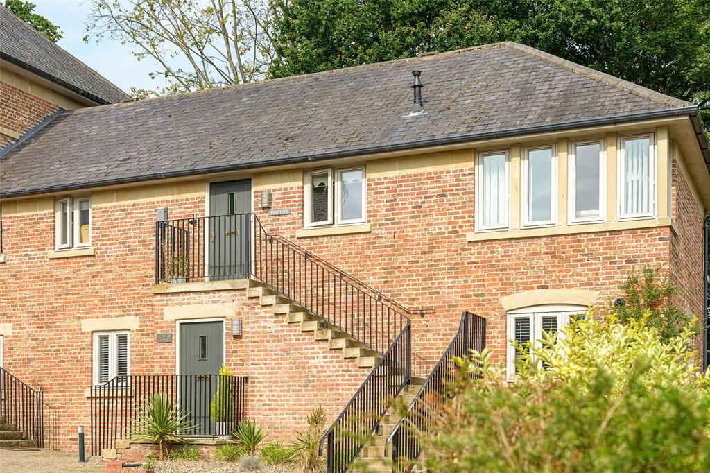 Hartford Hall Estate, West Court... 2 bed apartment £180,000