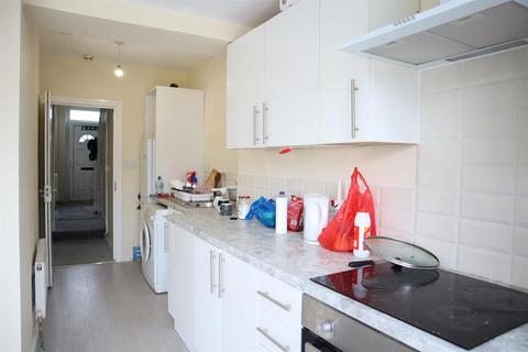 4 bedroom terraced house for sale - Kingsley Road, Hounslow, TW3