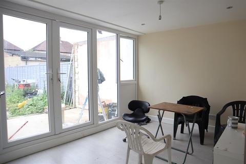144 Kingsley Road, Hounslow, TW3 4AD