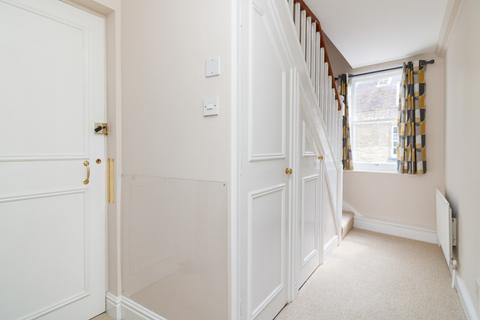 25 Castle Row, Canterbury, CT1 2QY