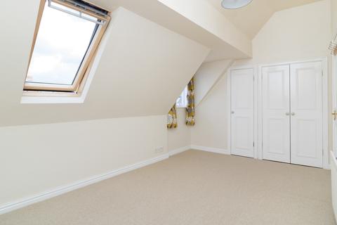 25 Castle Row, Canterbury, CT1 2QY