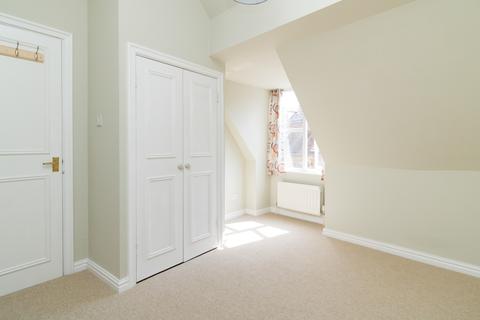 25 Castle Row, Canterbury, CT1 2QY