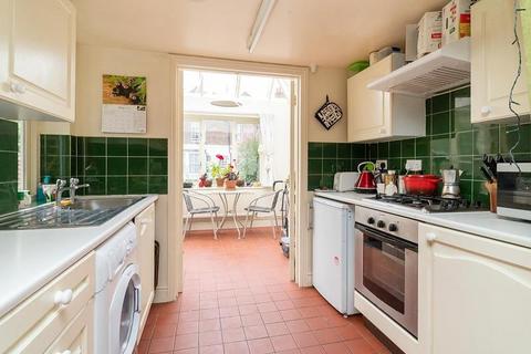 3 bedroom terraced house to rent, De L'angle Mews, Chartham