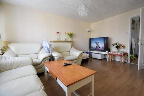 8 Arnheim Close, Southampton, SO16 6LS