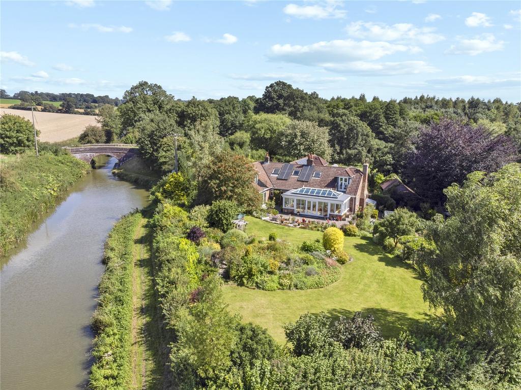 New Mill, Pewsey, SN9 5 bed detached house £950,000