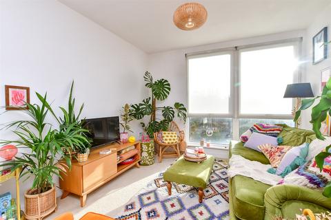 2 bedroom flat for sale - Stanford Avenue, Brighton, East Sussex