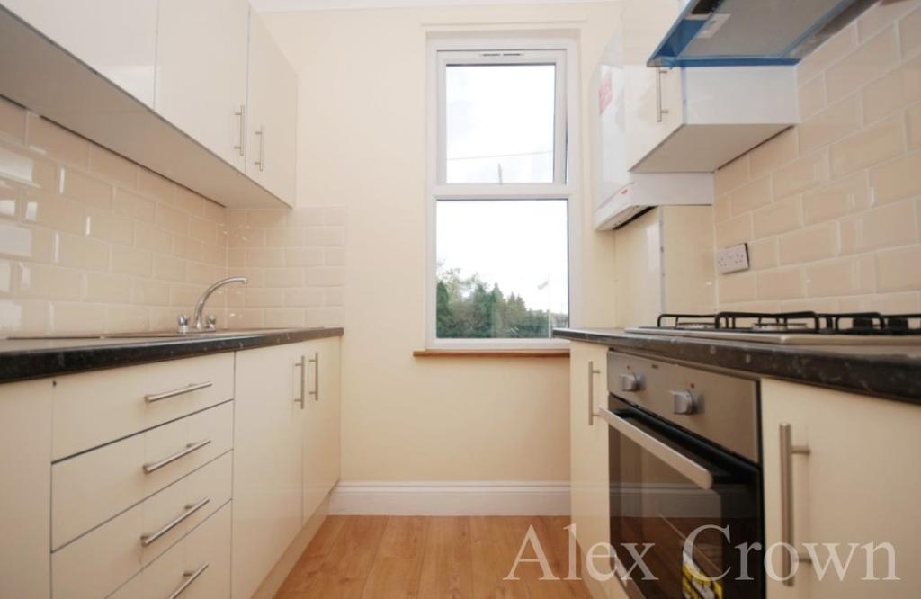 Perth Road, Wood Green 3 bed flat £1,495 pcm (£345 pw)