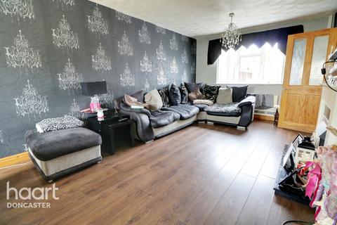 17 Ingram Crescent, Dunscroft, Doncaster, DN7 4JG