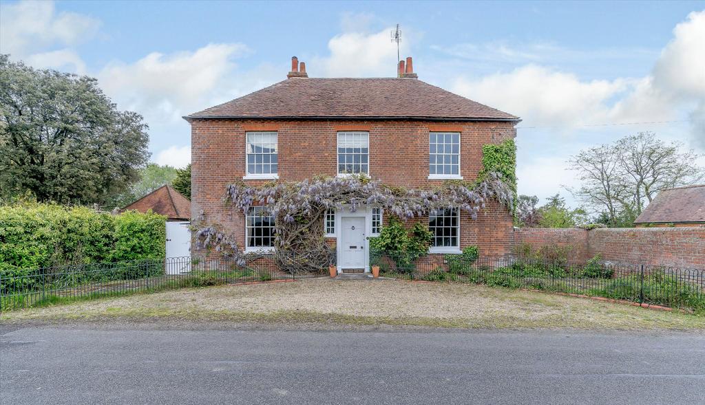 Dunt Lane, Hurst, Reading, Berkshire... 5 bed farm house £1,795,000