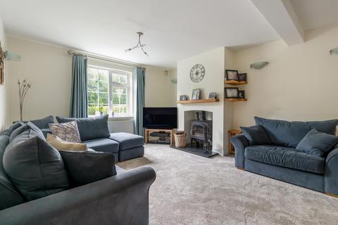 62 Broad Street, Wood Street Village, Guildford, GU3 3BE
