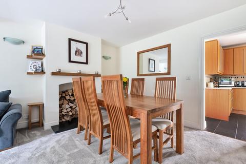 62 Broad Street, Wood Street Village, Guildford, GU3 3BE