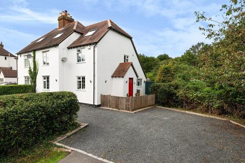 62 Broad Street, Wood Street Village, Guildford, GU3 3BE