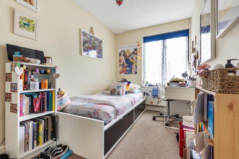 1a Acacia Road, Hampton, TW12 3DP
