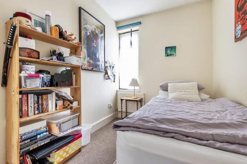 1a Acacia Road, Hampton, TW12 3DP