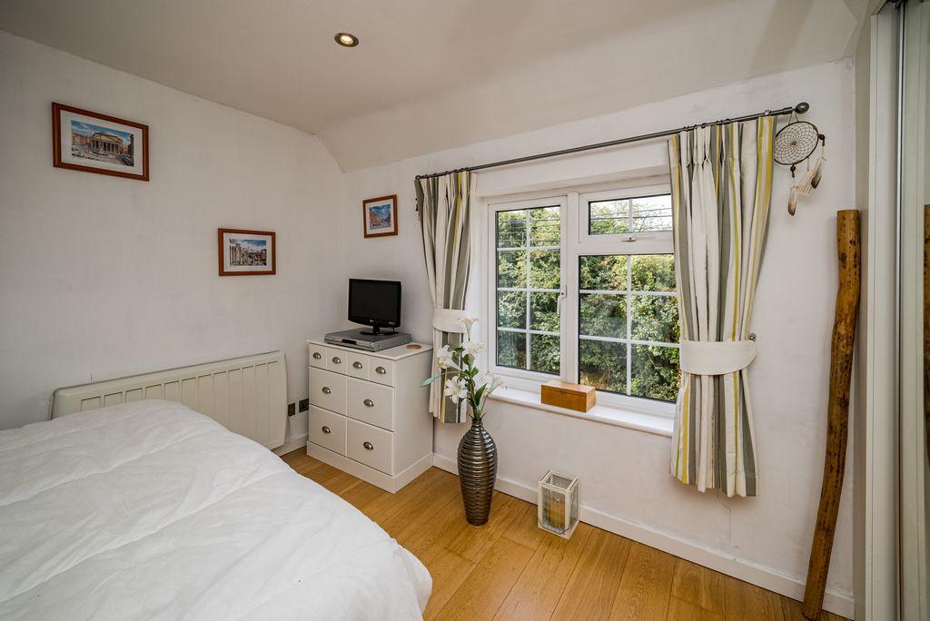 Bedroom 2 (Double)