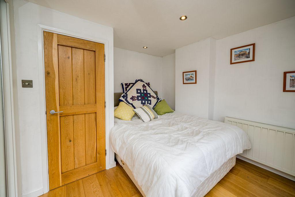 Bedroom 2 (Double)