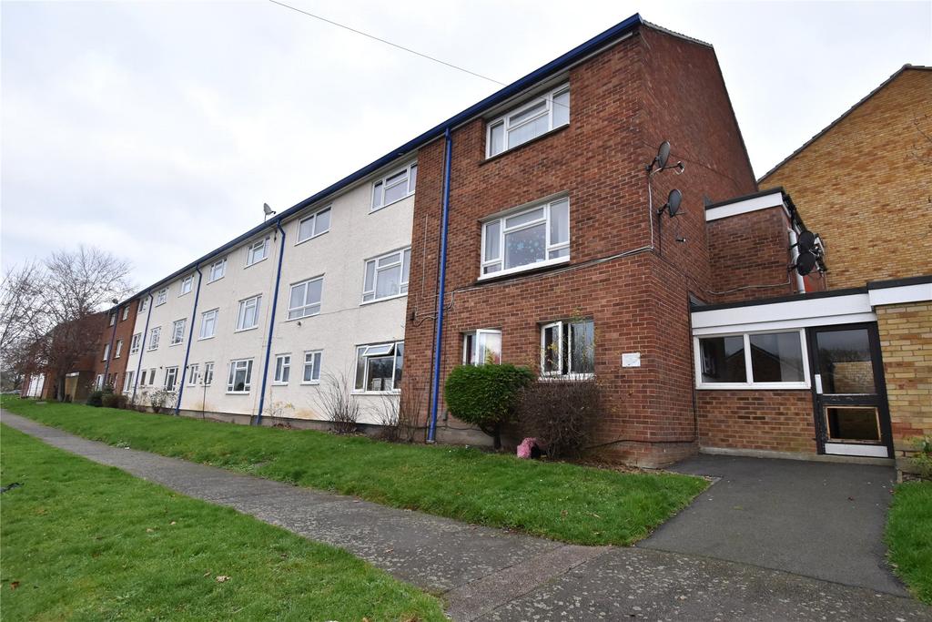 Brookhouse Road, Farnborough, Hampshire, GU14 2 bed £210,000