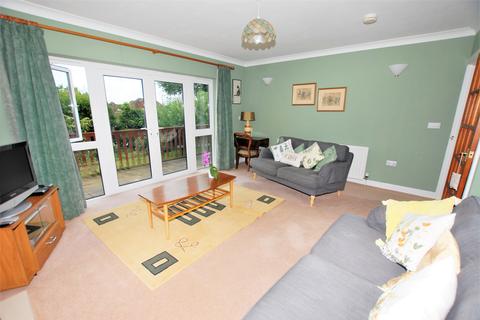 5 Elm Gardens, Hythe, CT21 5LY