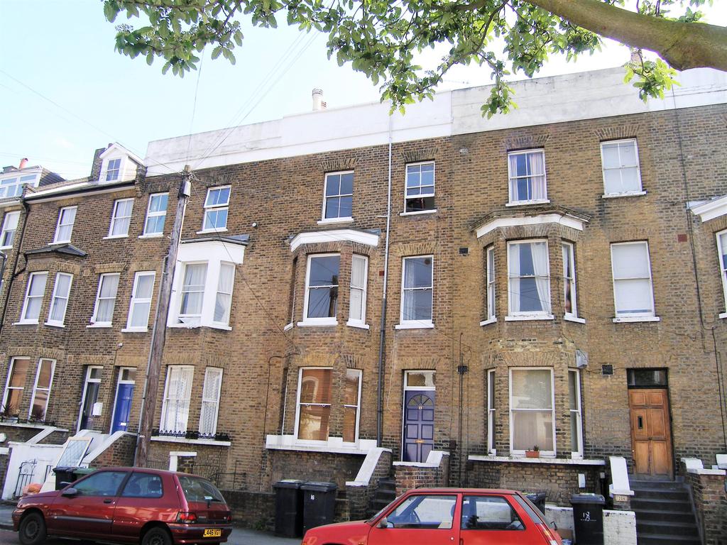 Camden Hill Road, Crystal Palace SE19 1 bed flat £1,100 pcm (£254 pw)