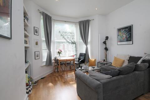 2 bedroom flat to rent, Hartham Road, Islington, N7