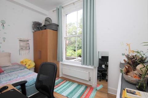 2 bedroom flat to rent, Hartham Road, Islington, N7